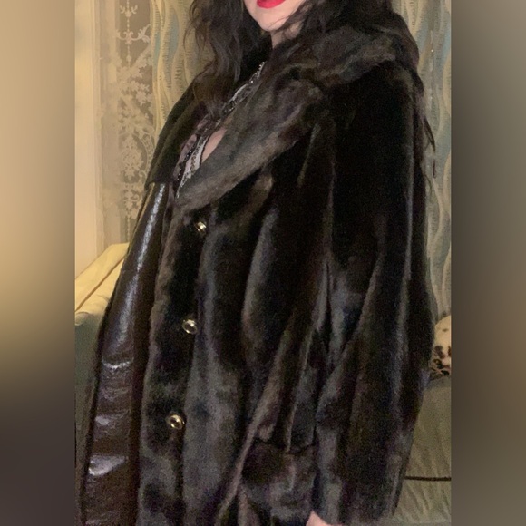 Luxurious Vintage 60s-70s Mincara Black/Brown Faux Fur Coat - Picture 11 of 16